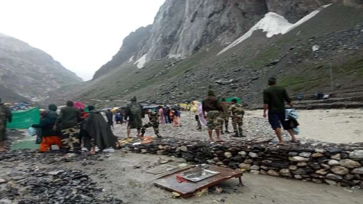 Amarnath Cloudburst: Casualties rise to 10, Amit Shah takes stock of situation