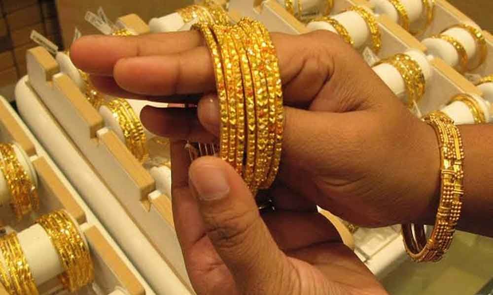 India sees brisk gold sales on pre-Diwali Dhanteras festival