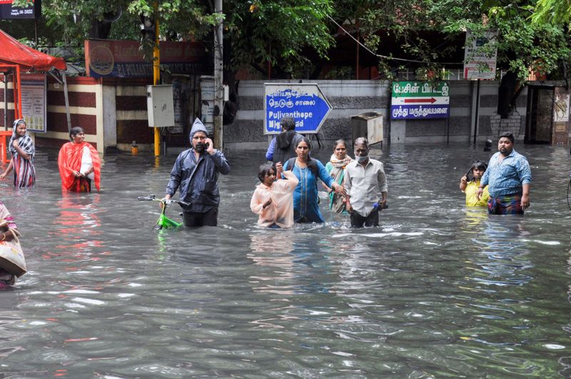 Auto cos unveil comprehensive service plan to serve flood-affected customers