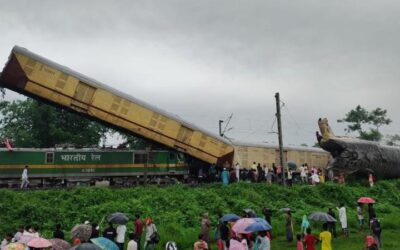 13 people killed and 30 injured as Sealdah-bound Kanchanjungha Express collides with a goods train