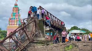 Pune Indrayani river bridge collapse: Four dead, 18 injured