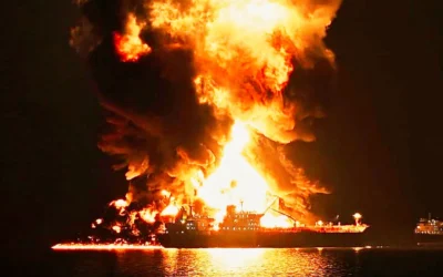 Giant oil tanker off Dubai hit by Iranian strike after Trump’s latest threats