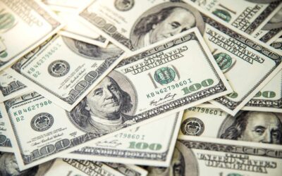 Wealthy families cut dollar exposure, survey finds